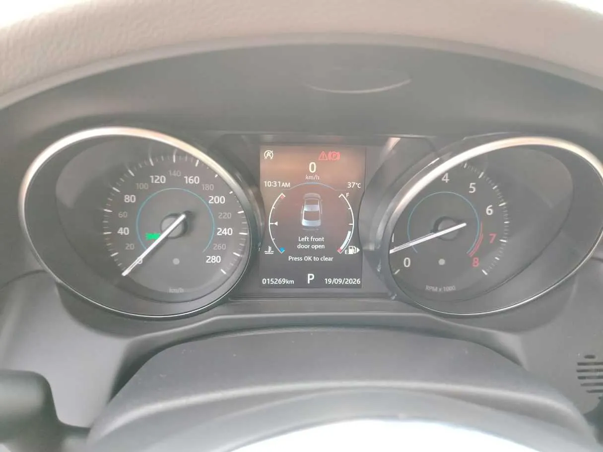 Car image 28