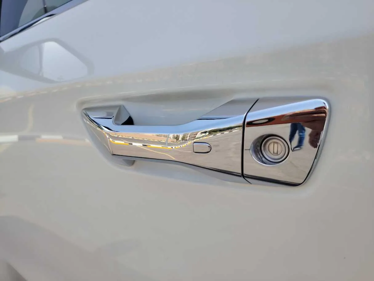 Car image 28