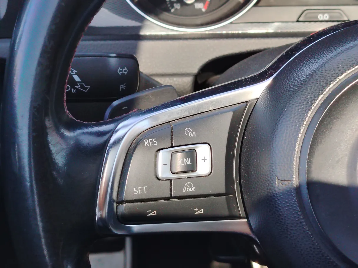 Car image 32