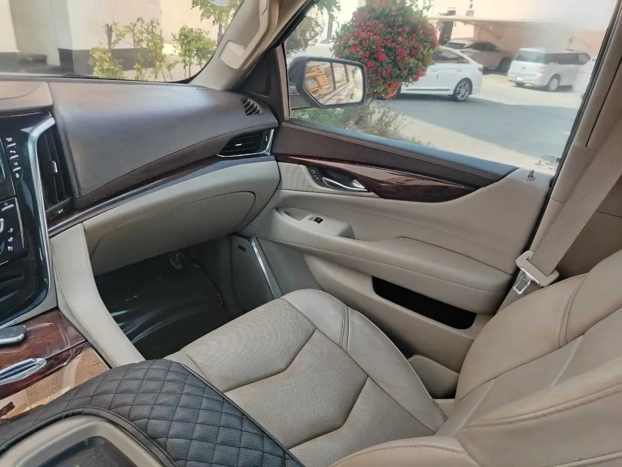 Car image 37