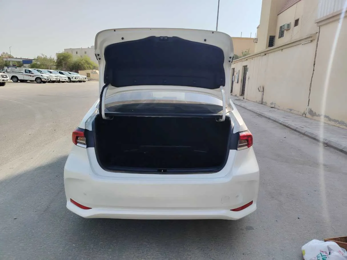 Car image 23