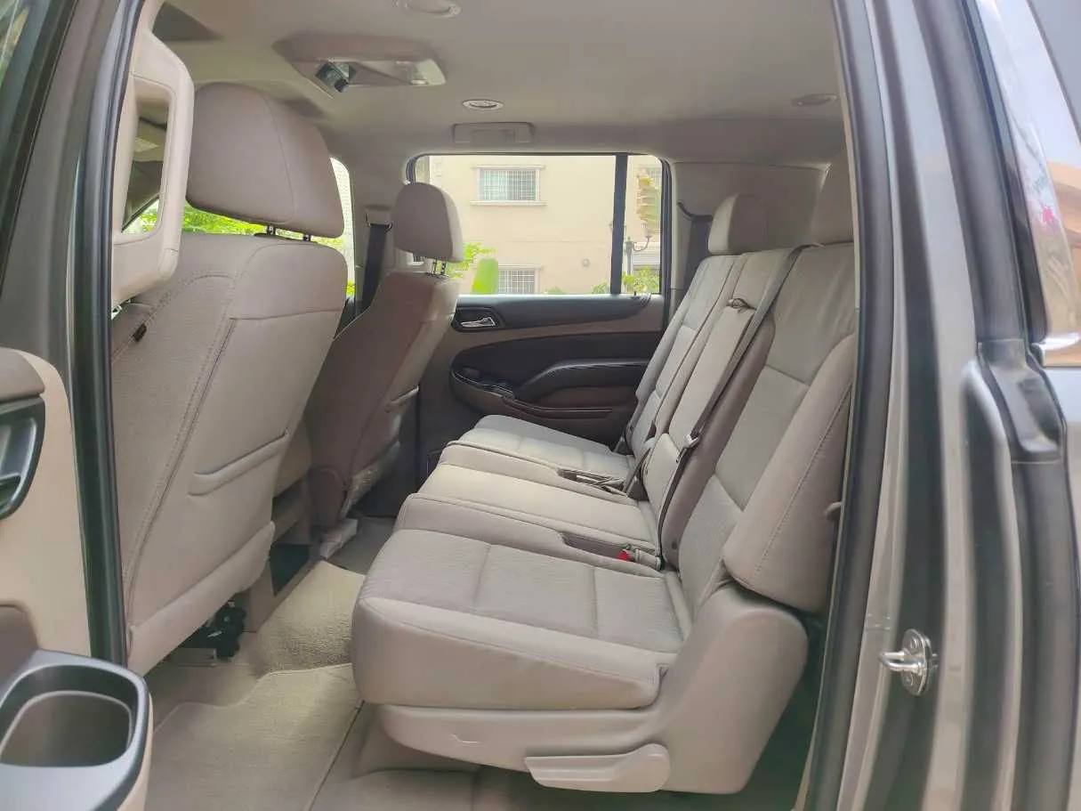 Car image 16