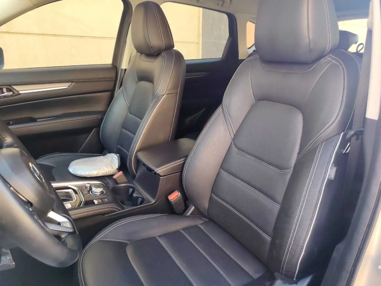 Car image 15