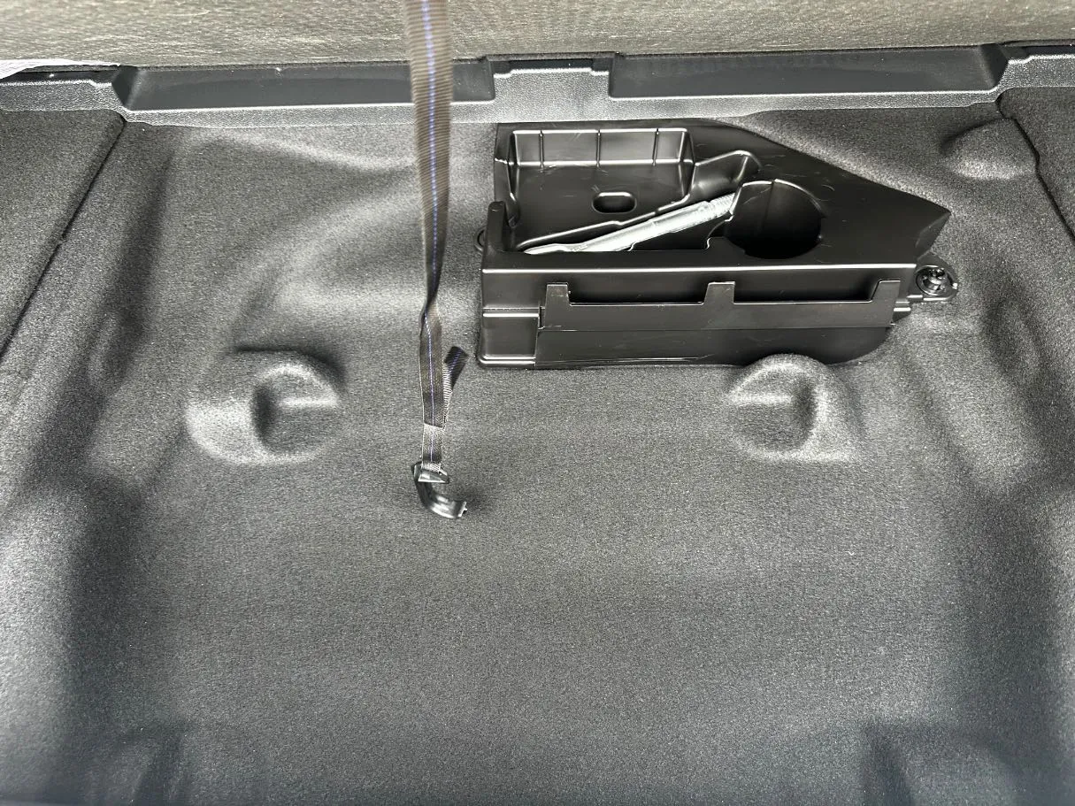 Car image 30