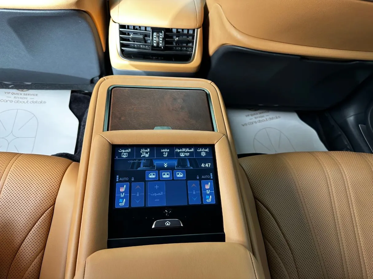 Car image 29