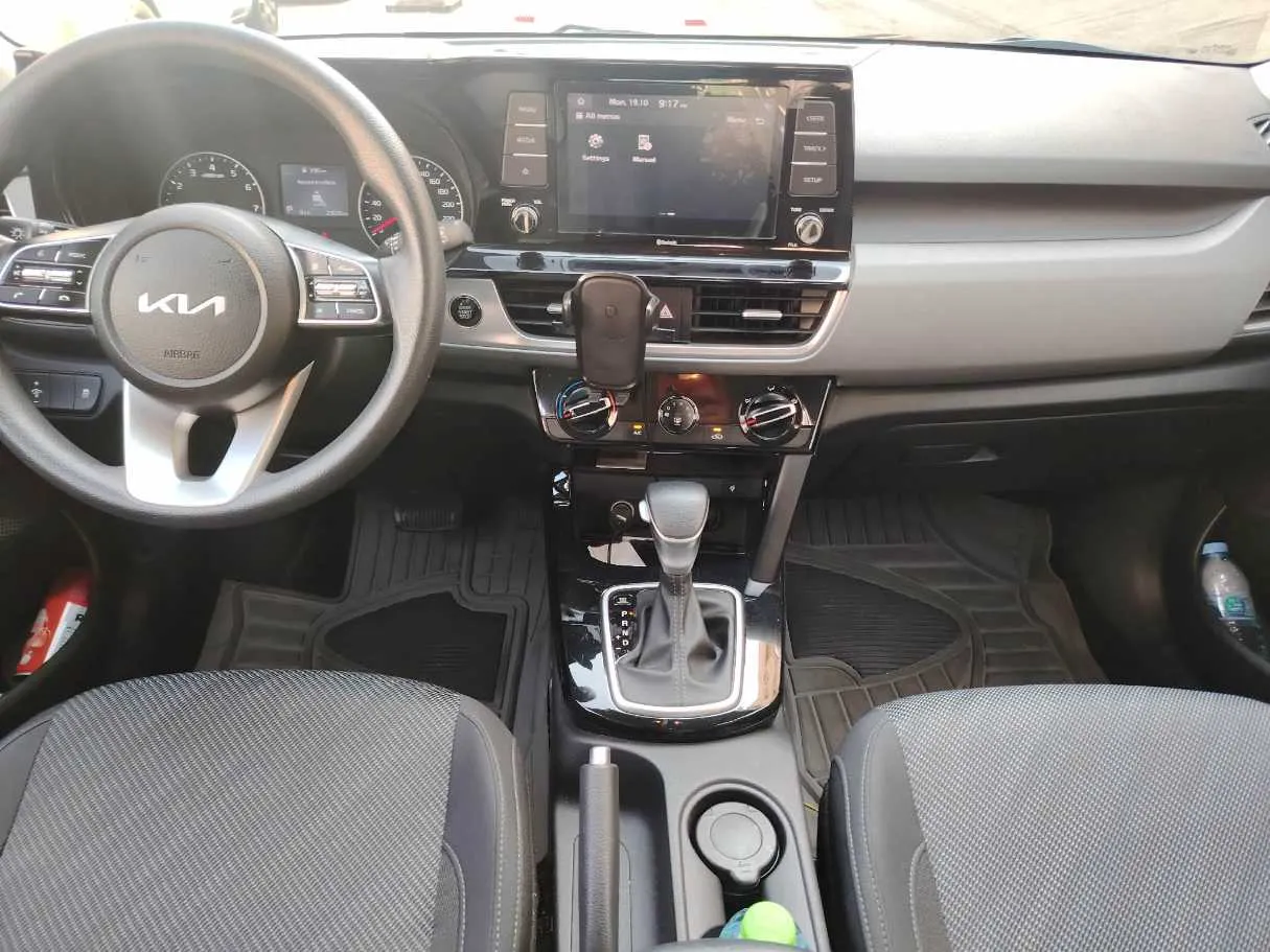 Car image 23