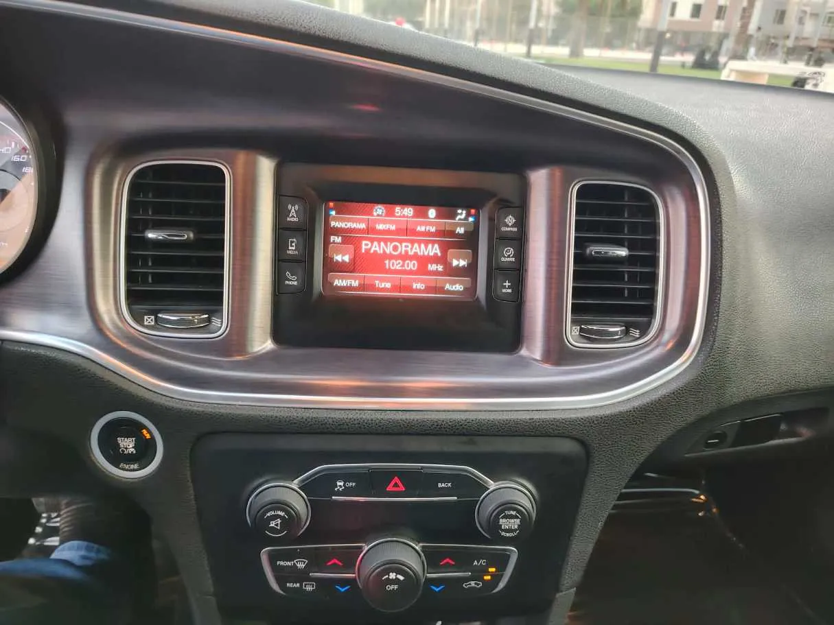 Car image 24