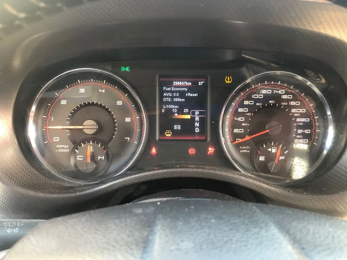 Car image 19