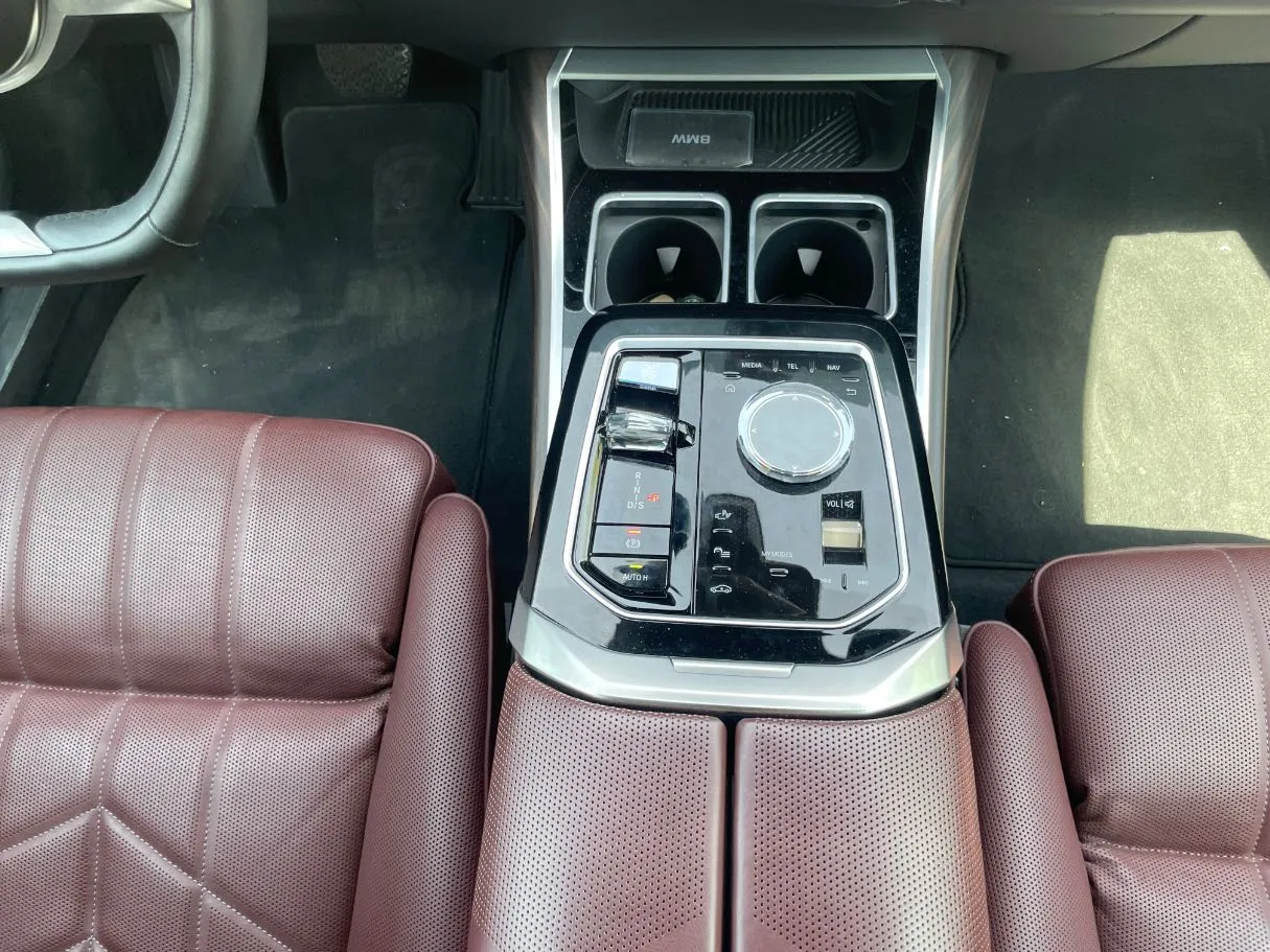 Car image 21