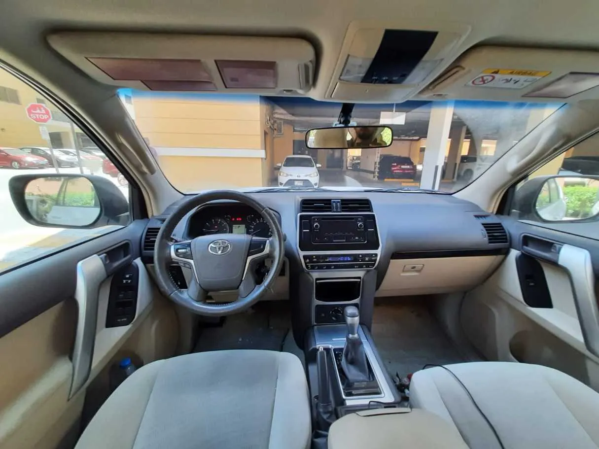 Car image 9