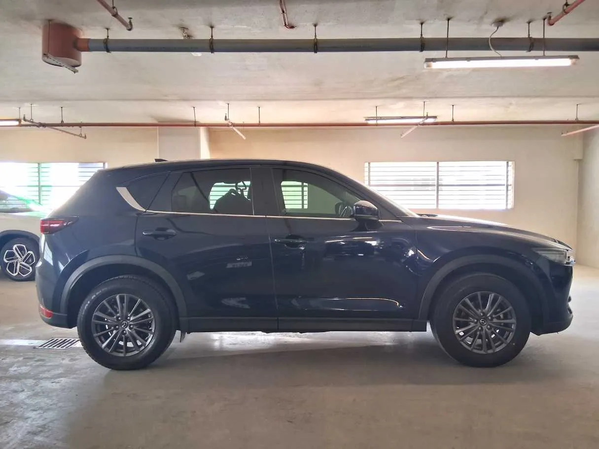 Car image 4