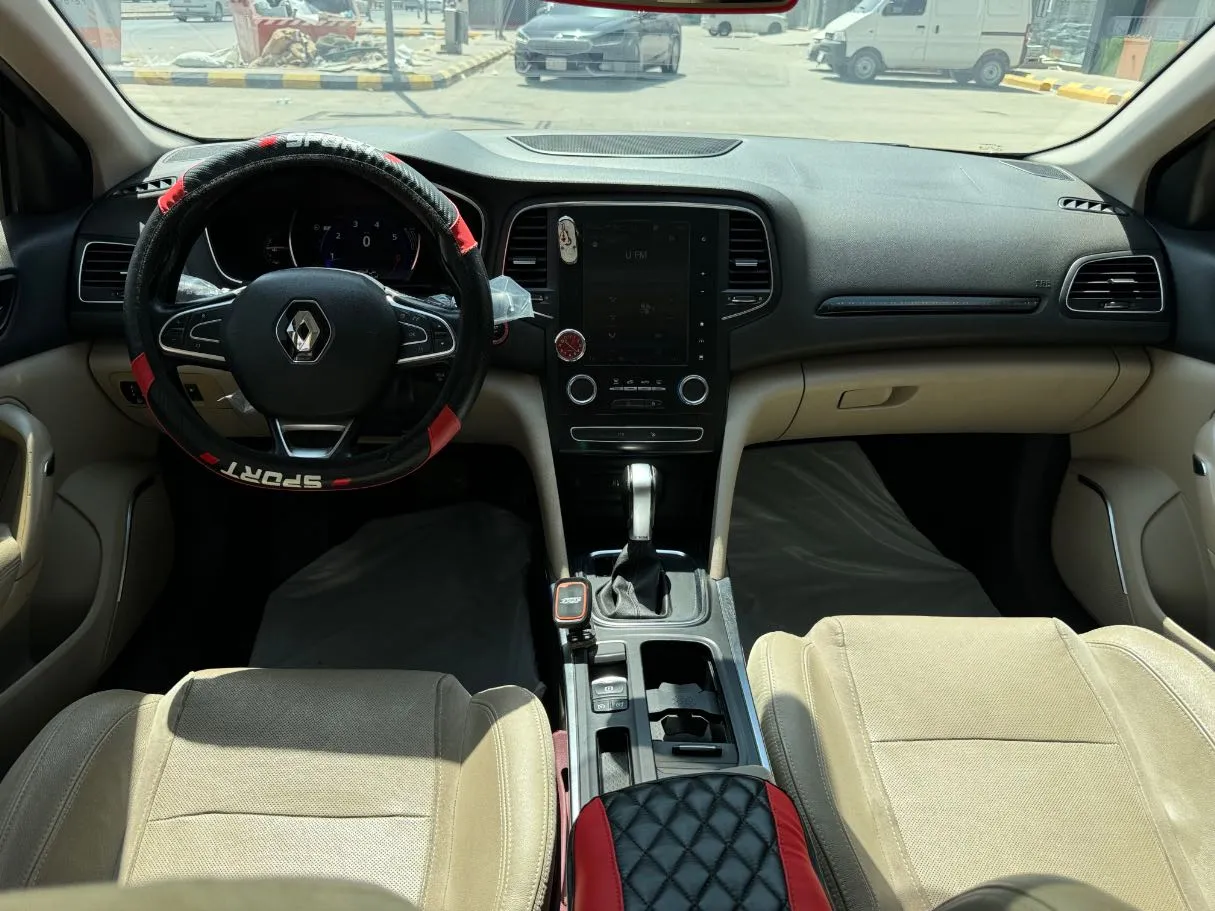 Car image 17