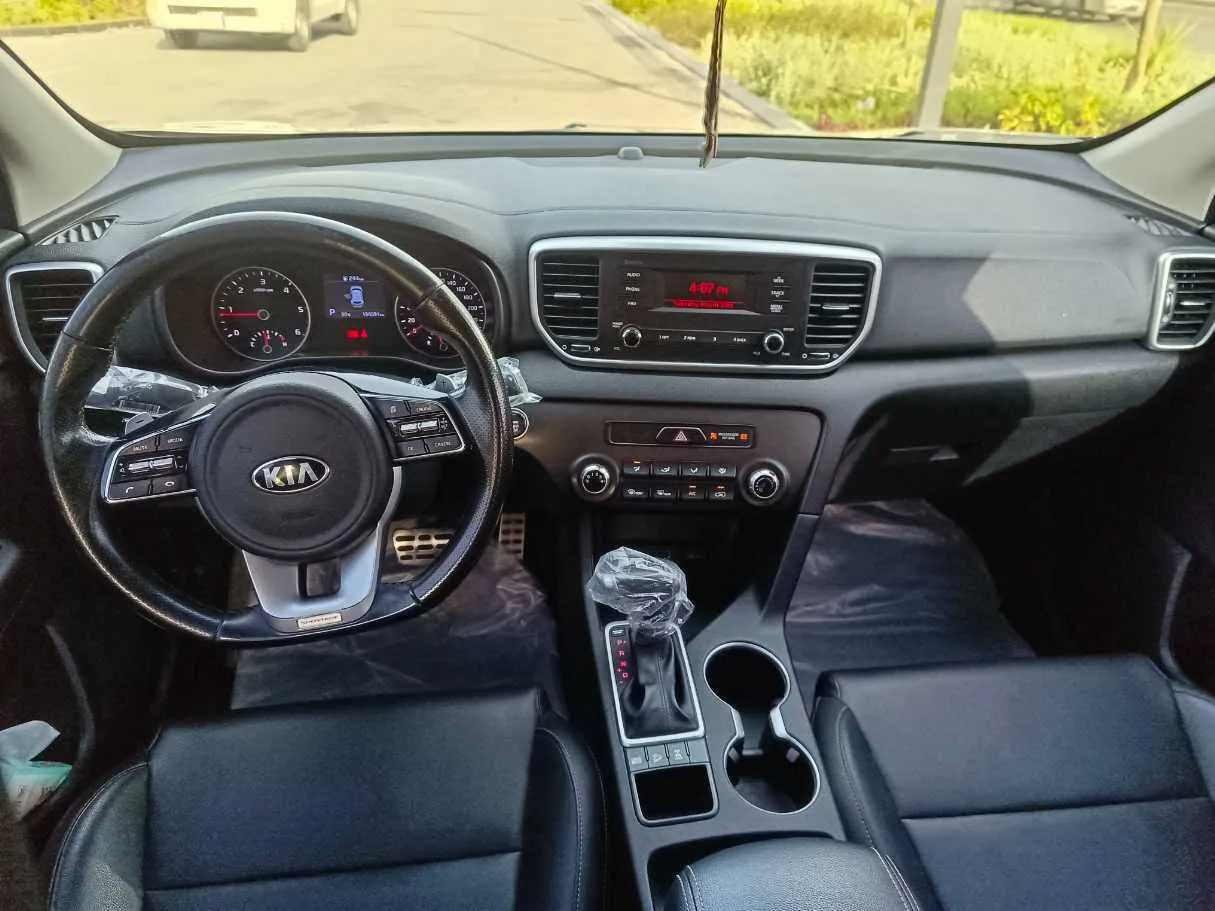 Car image 21