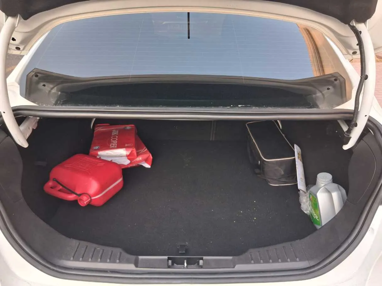 Car image 21