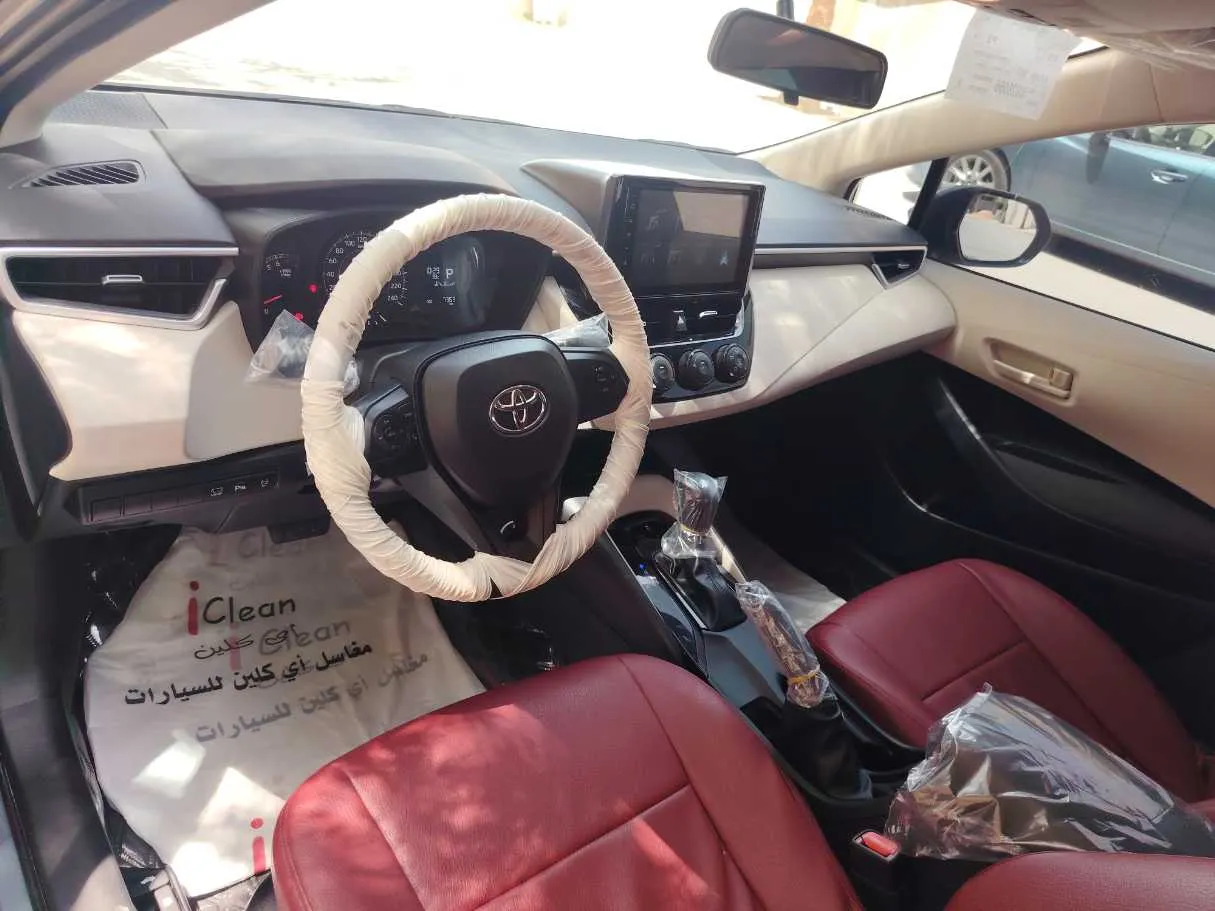 Car image 12