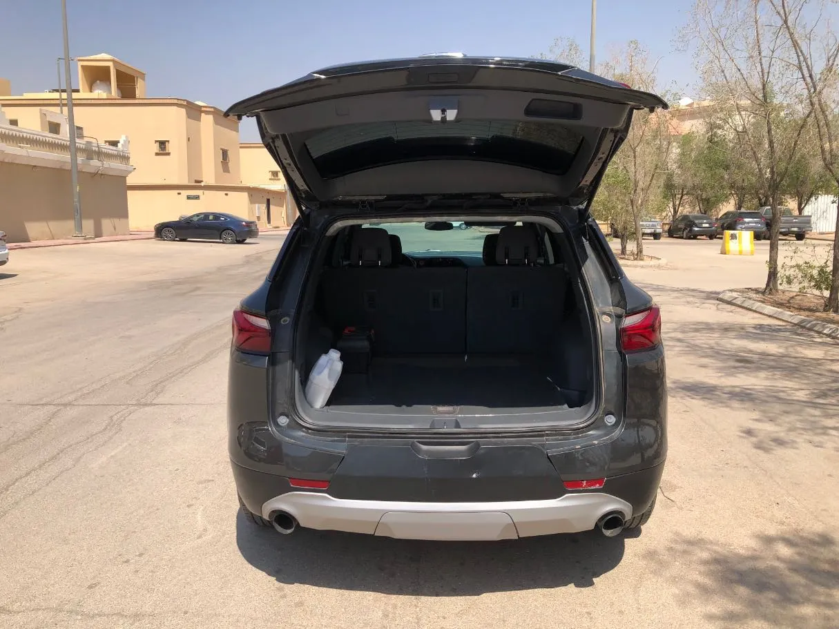 Car image 20