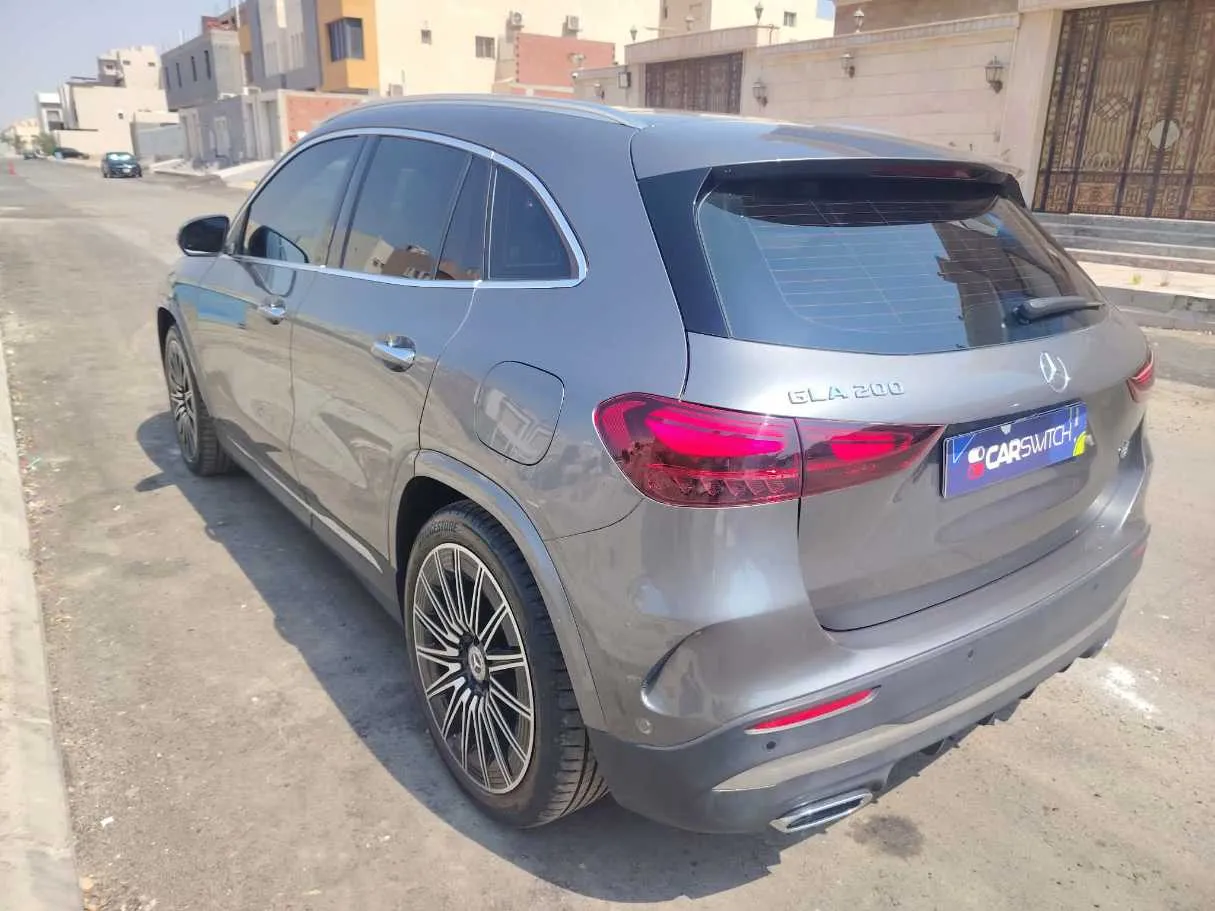 Car image 7