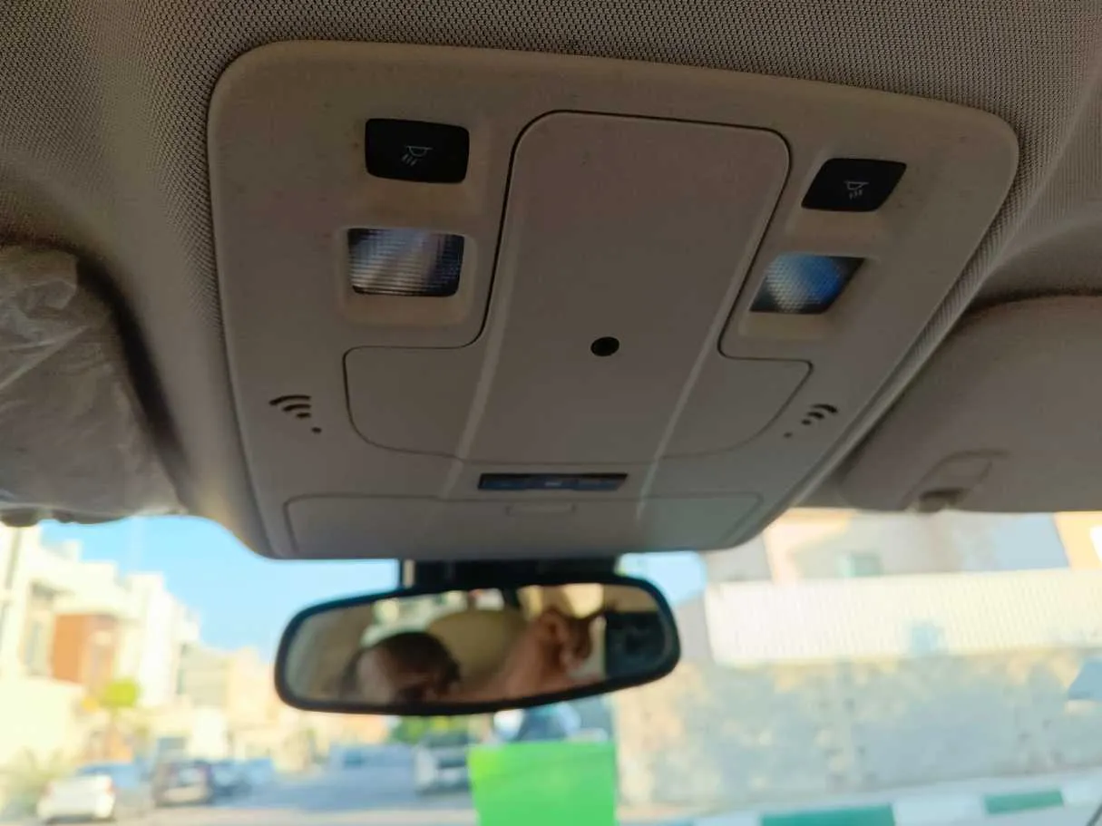 Car image 32