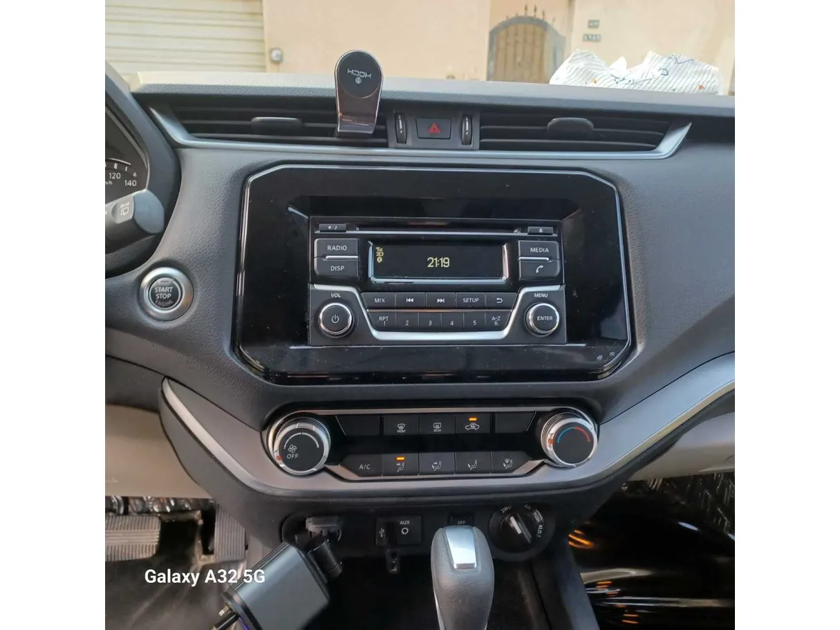 Car image 17