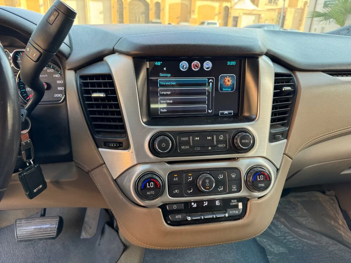 Car image 17
