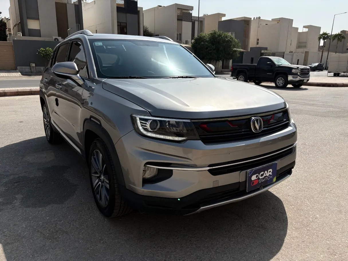 Car image 3