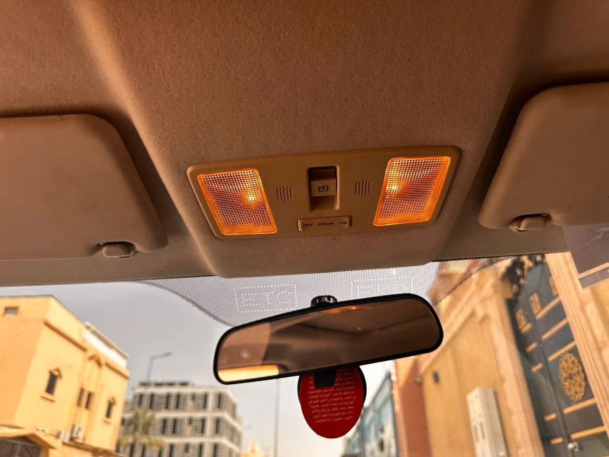 Car image 22