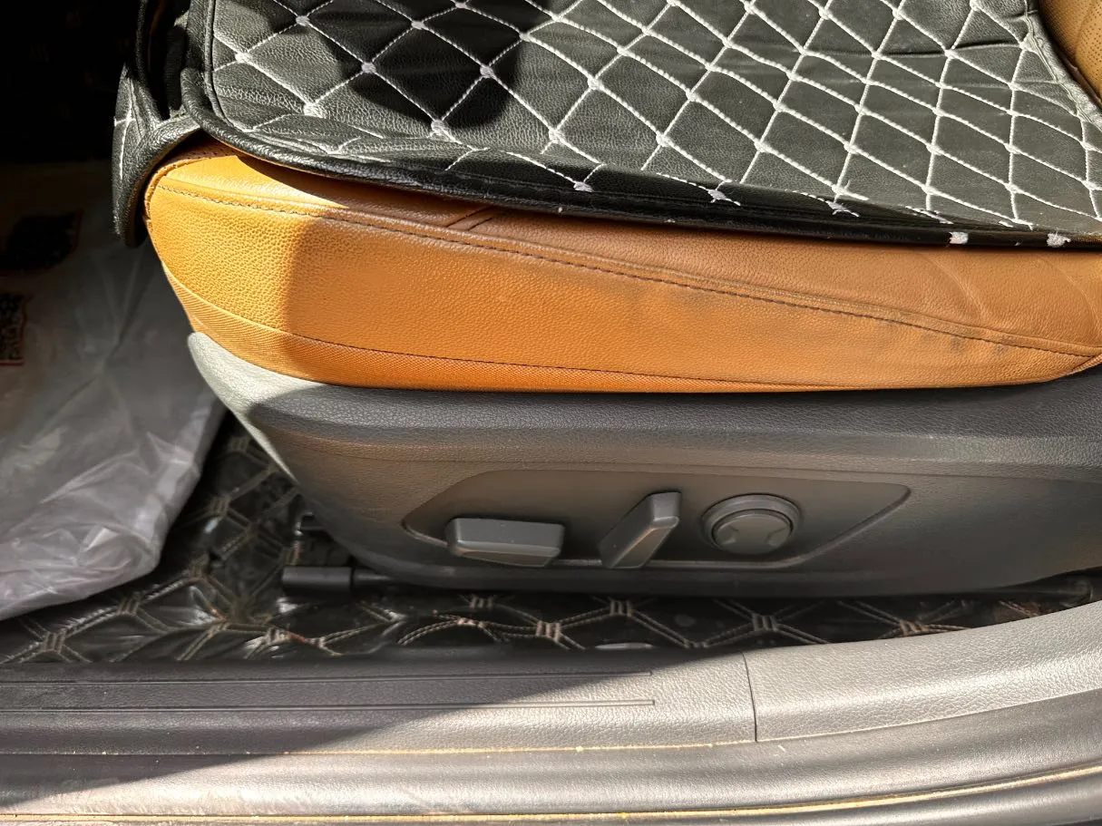 Car image 23