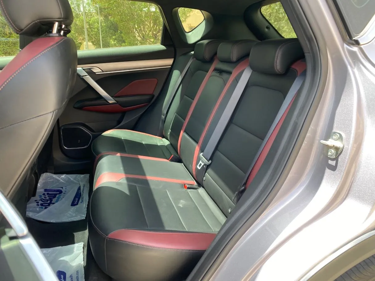 Car image 11