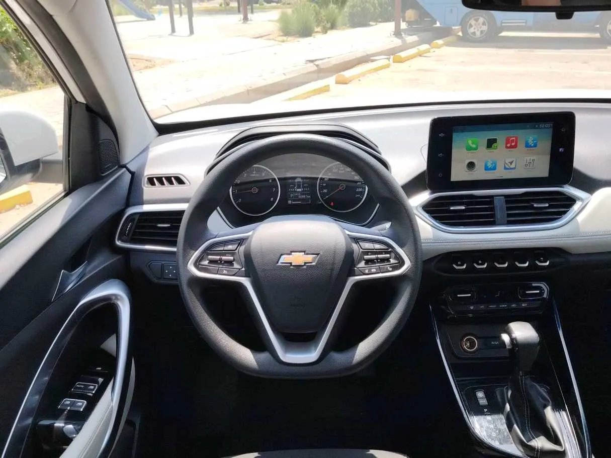 Car image 24
