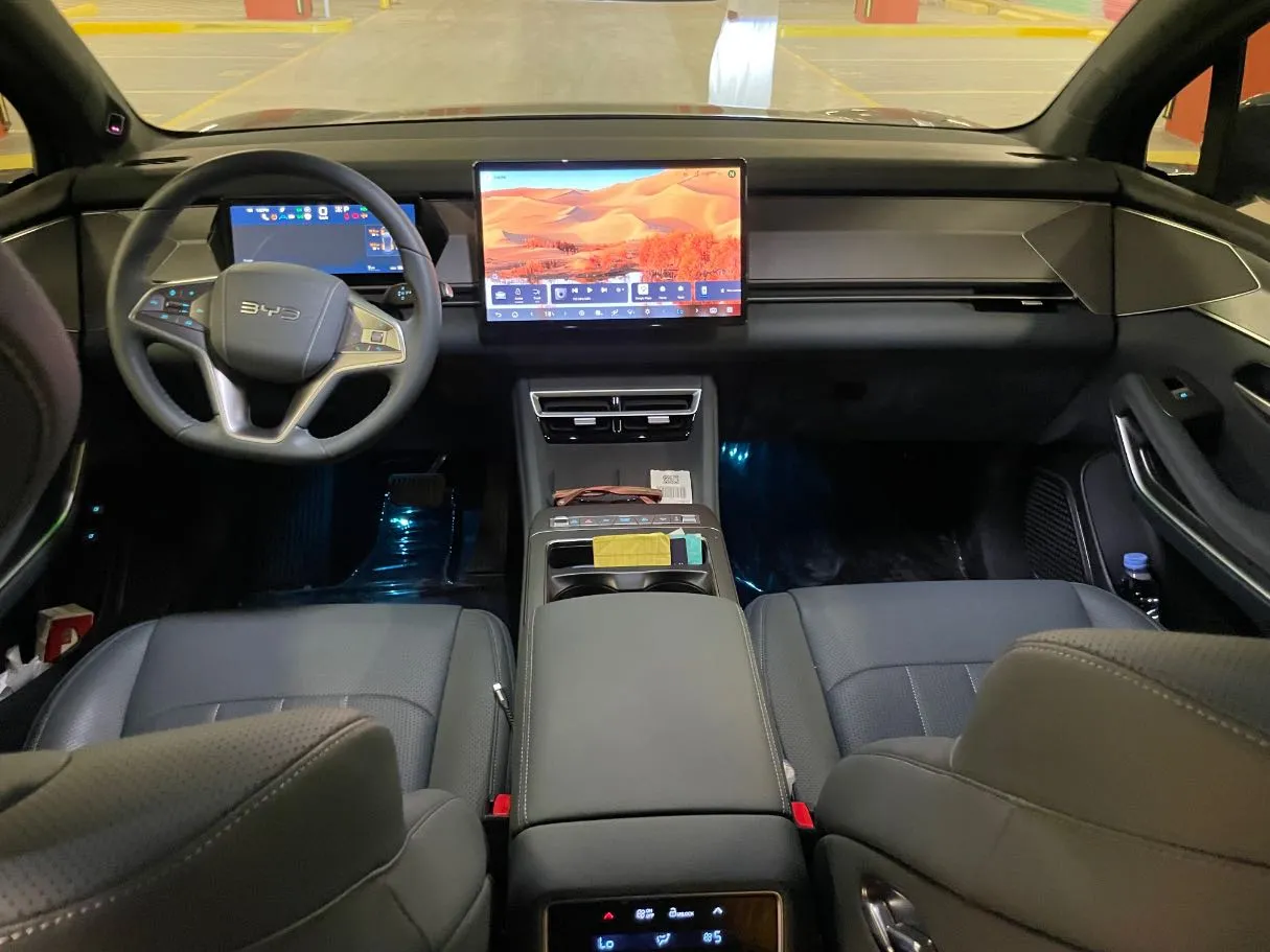 Car image 17