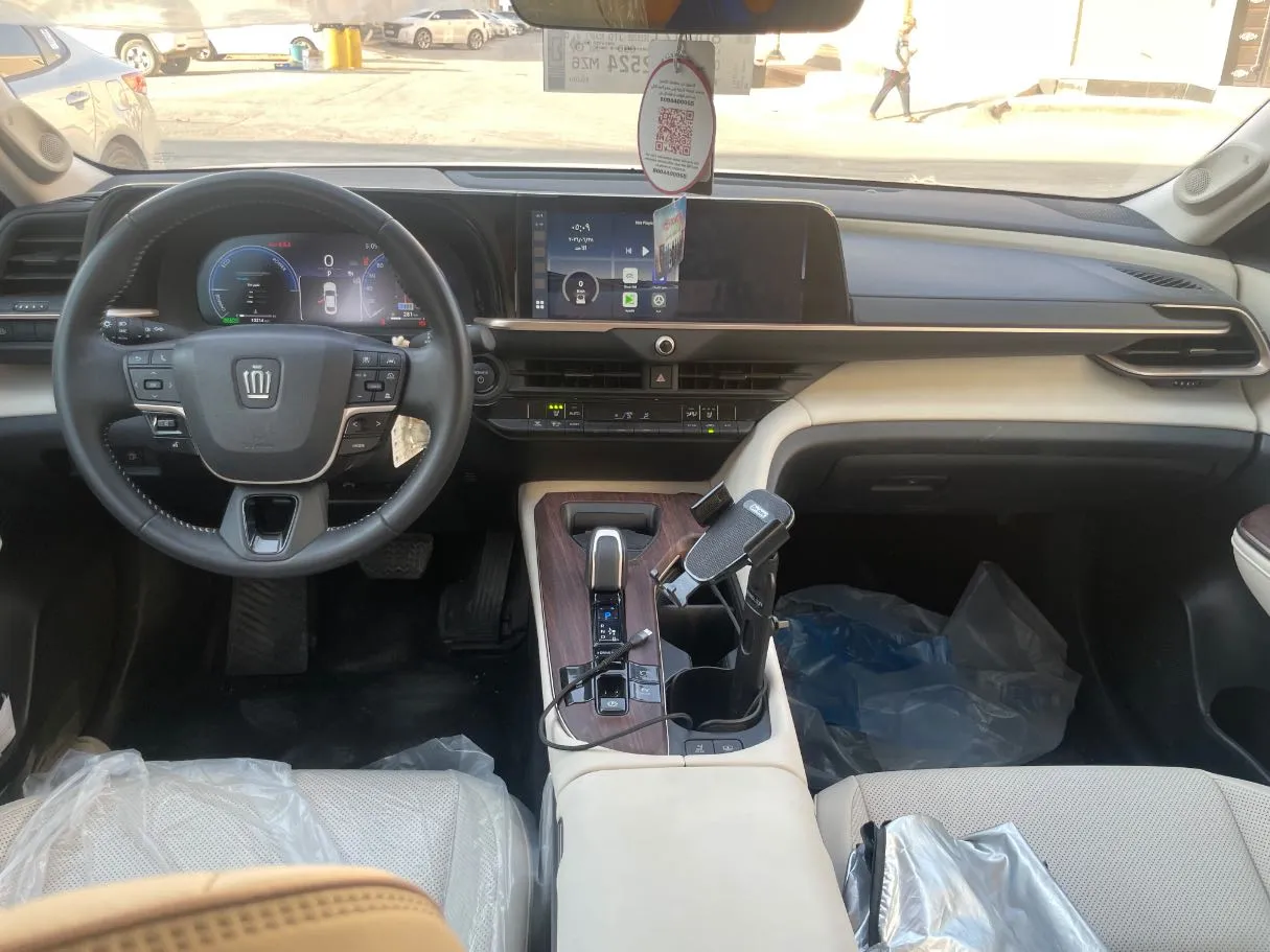 Car image 17