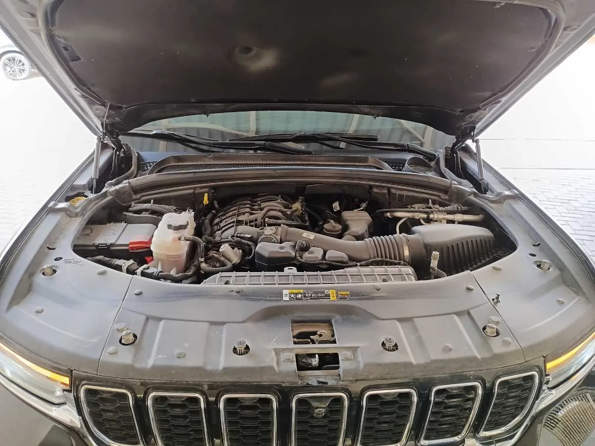 Car image 26