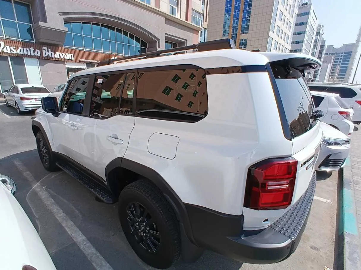 Car image 8