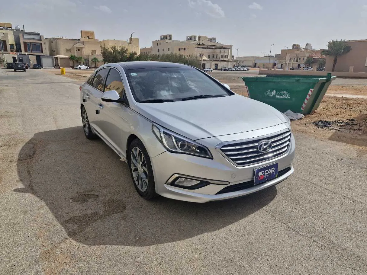 Car image 3