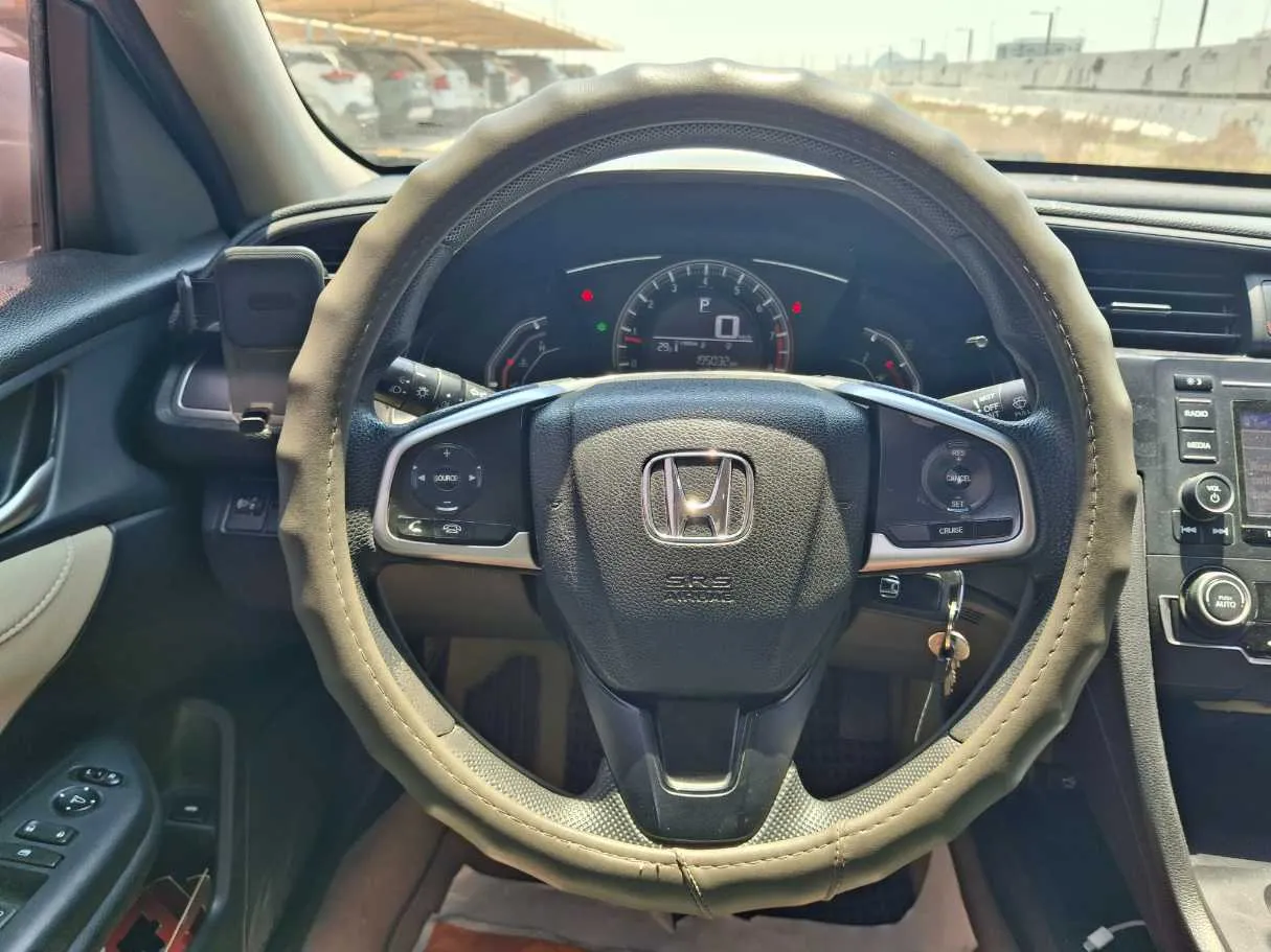 Car image 16