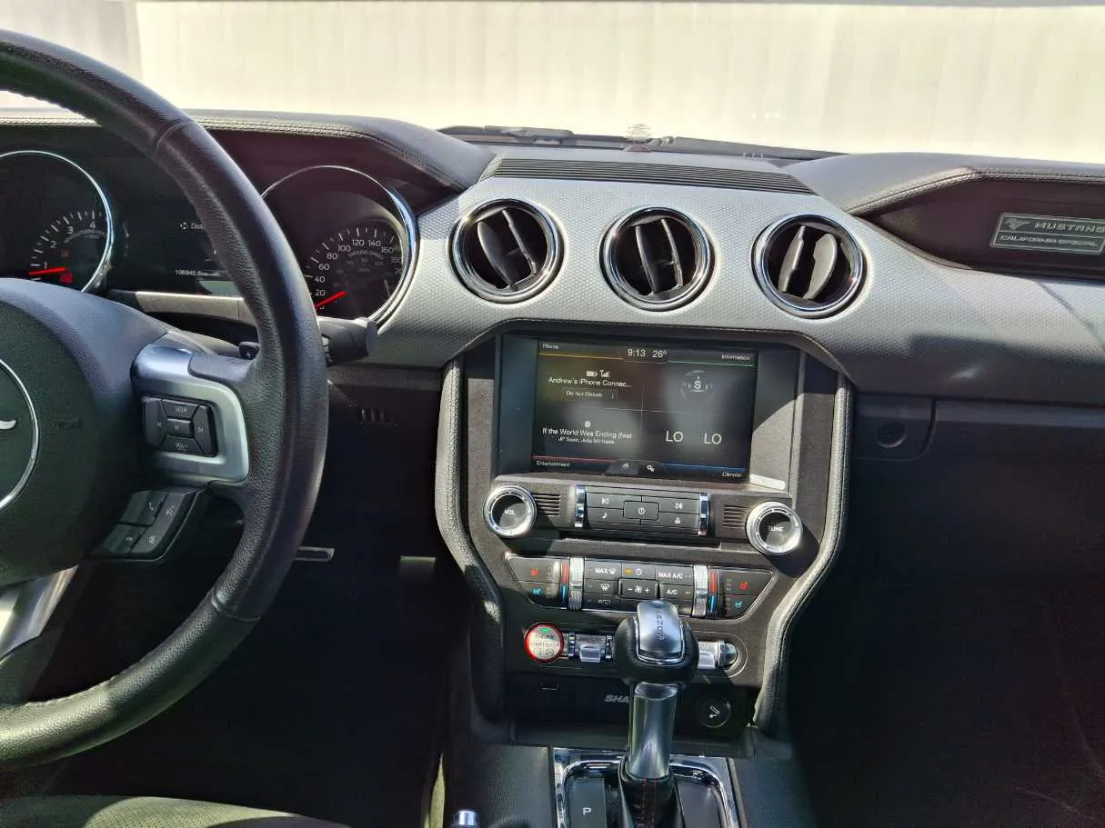 Car image 16
