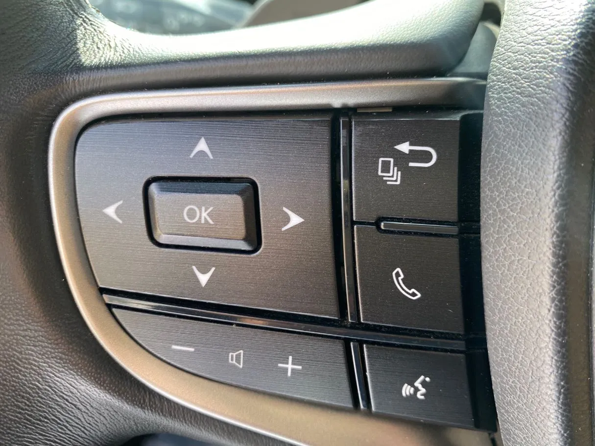 Car image 32