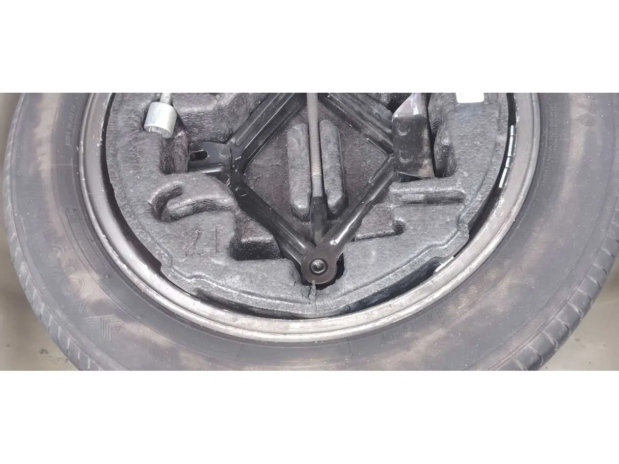 Car image 33