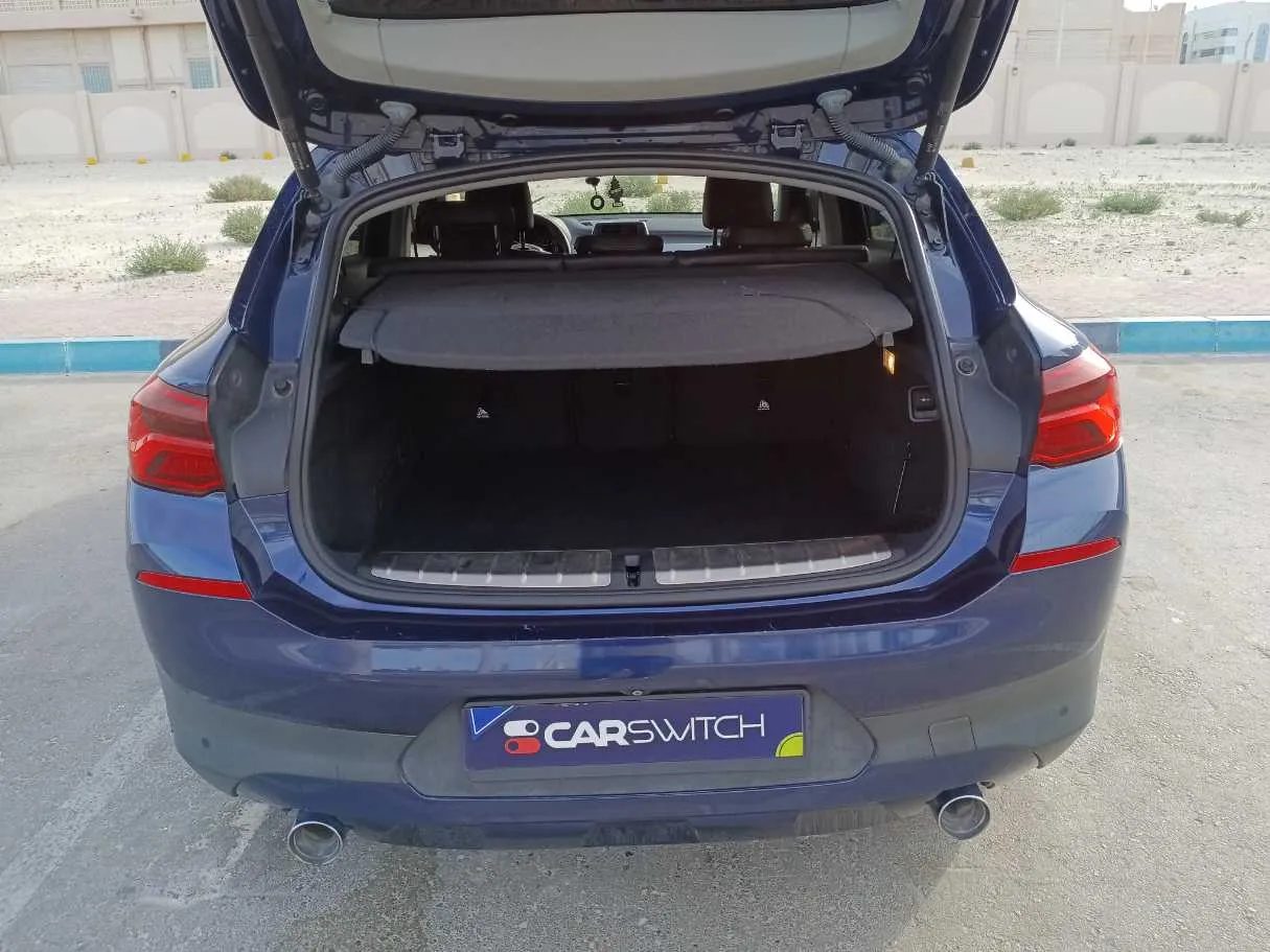 Car image 19