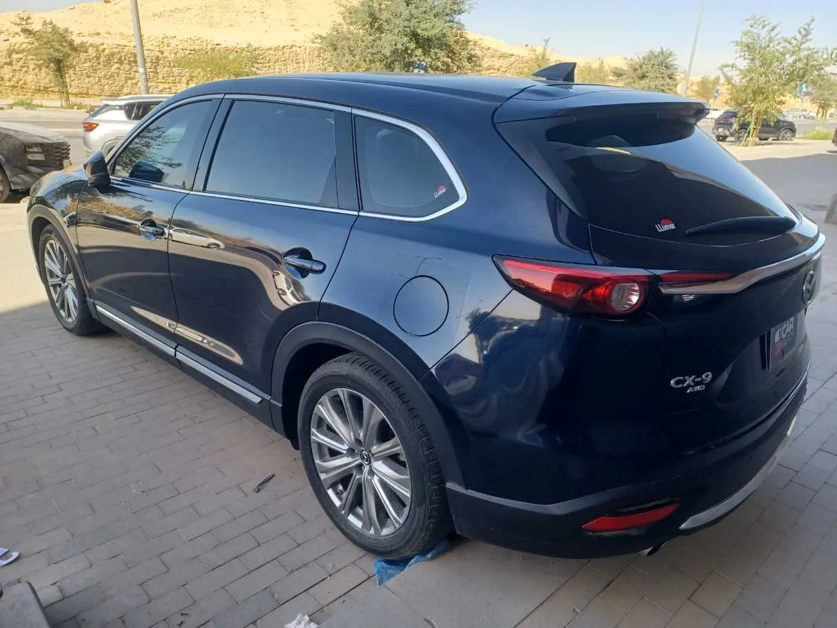 Car image 5