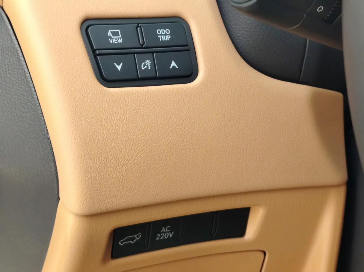Car image 38