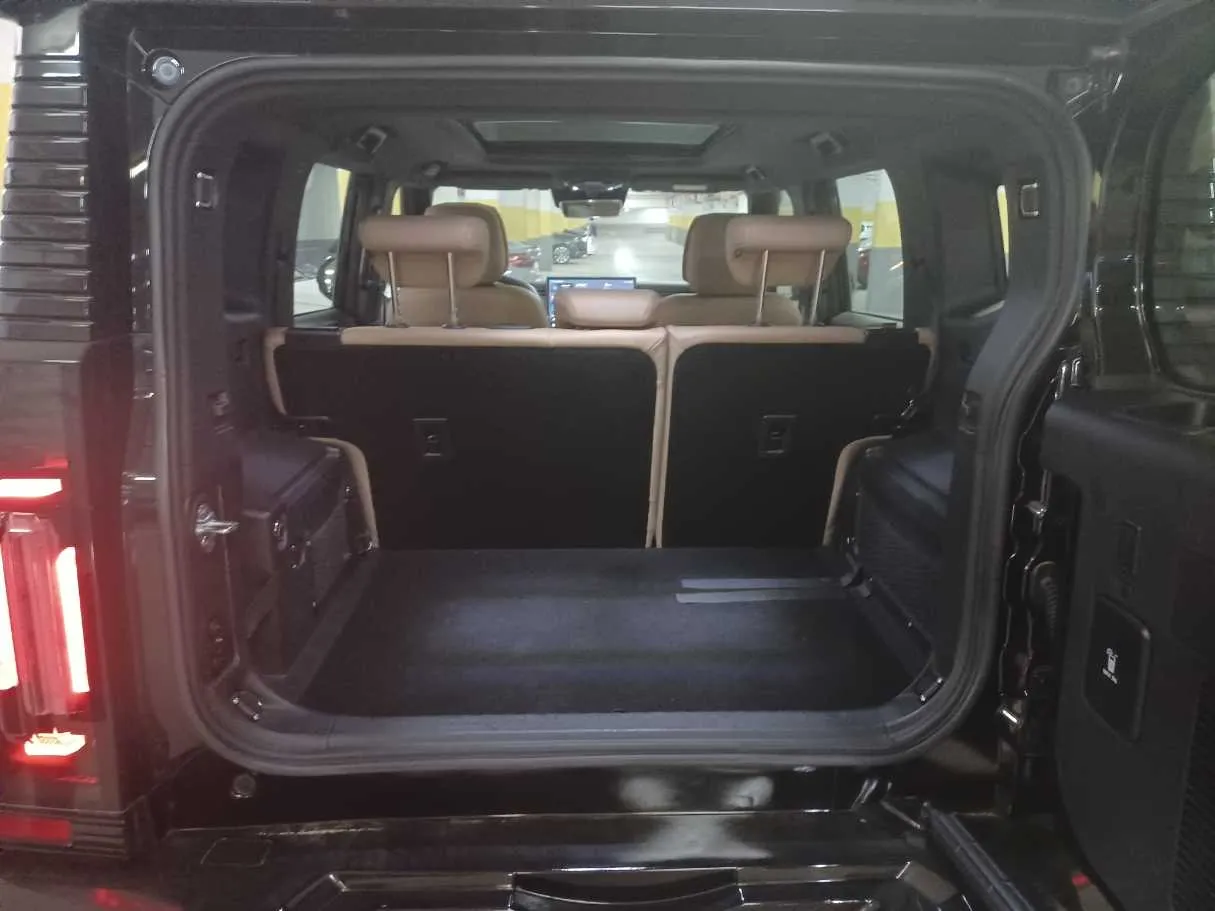 Car image 21