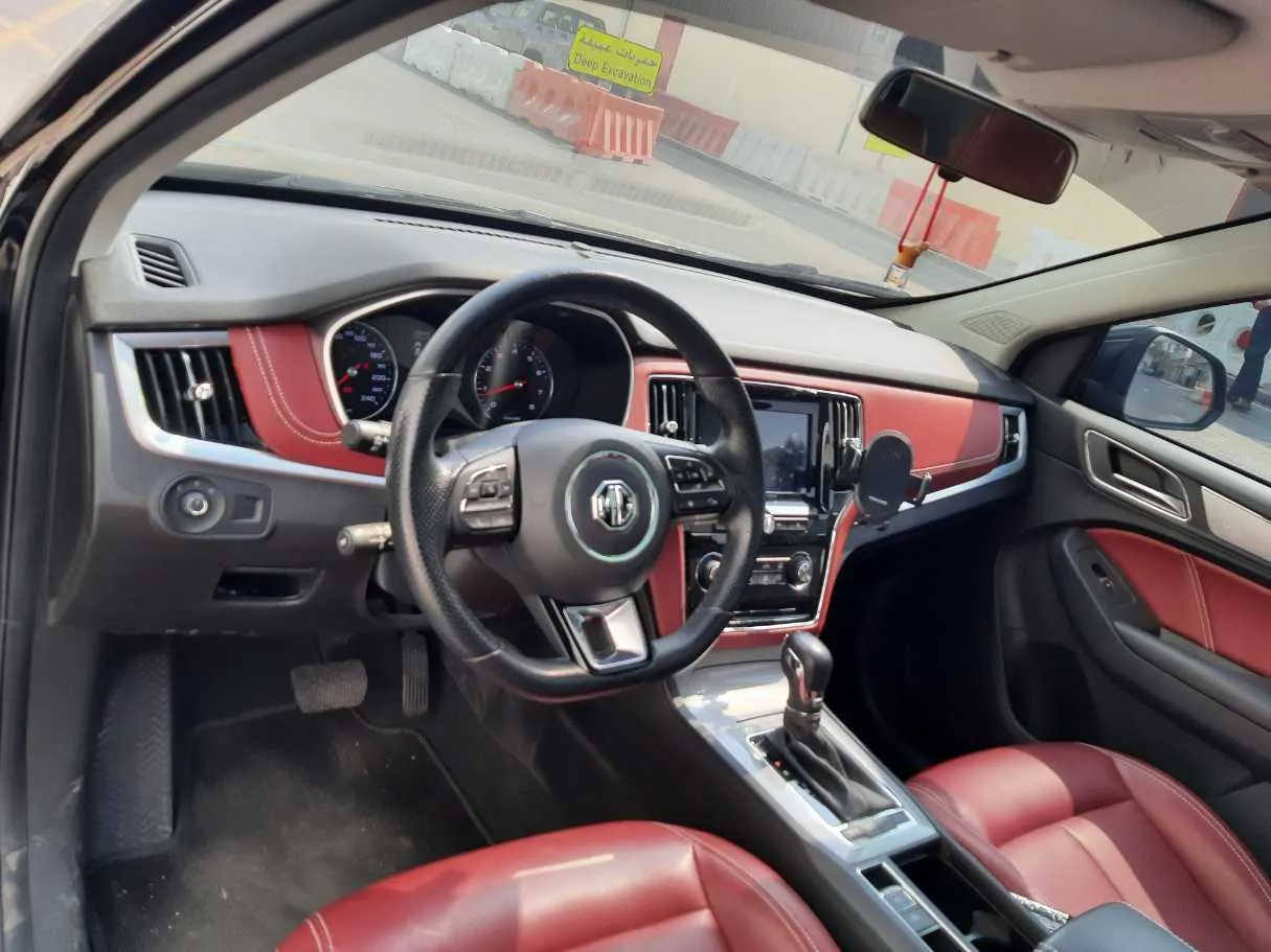 Car image 11