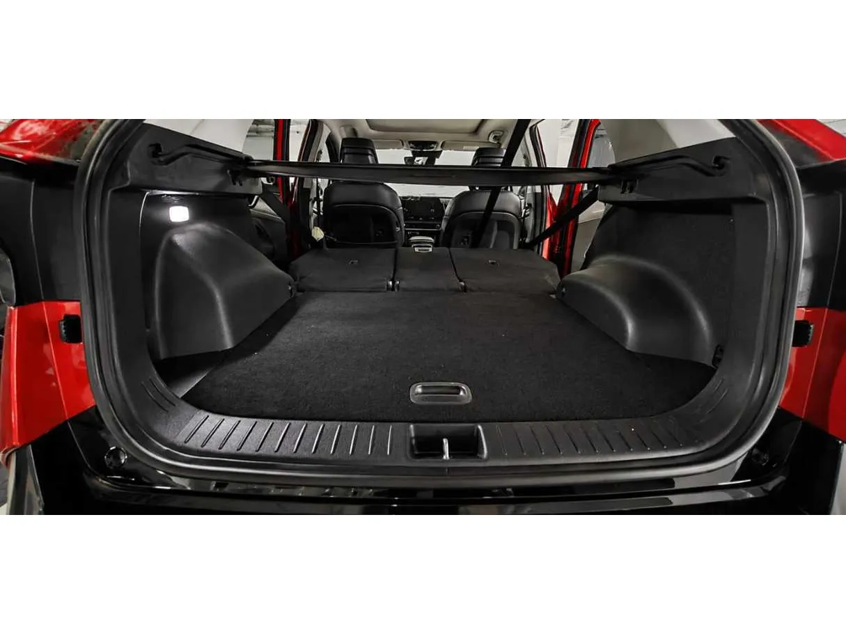 Car image 14