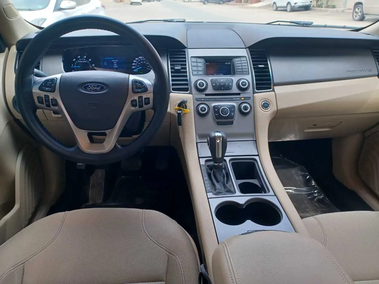 Car image 16