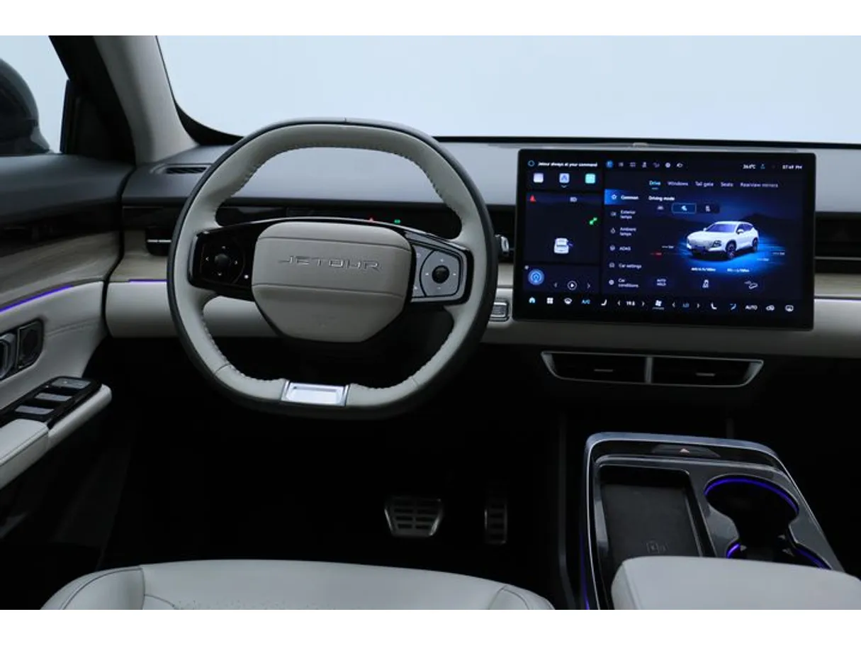 Car image 15