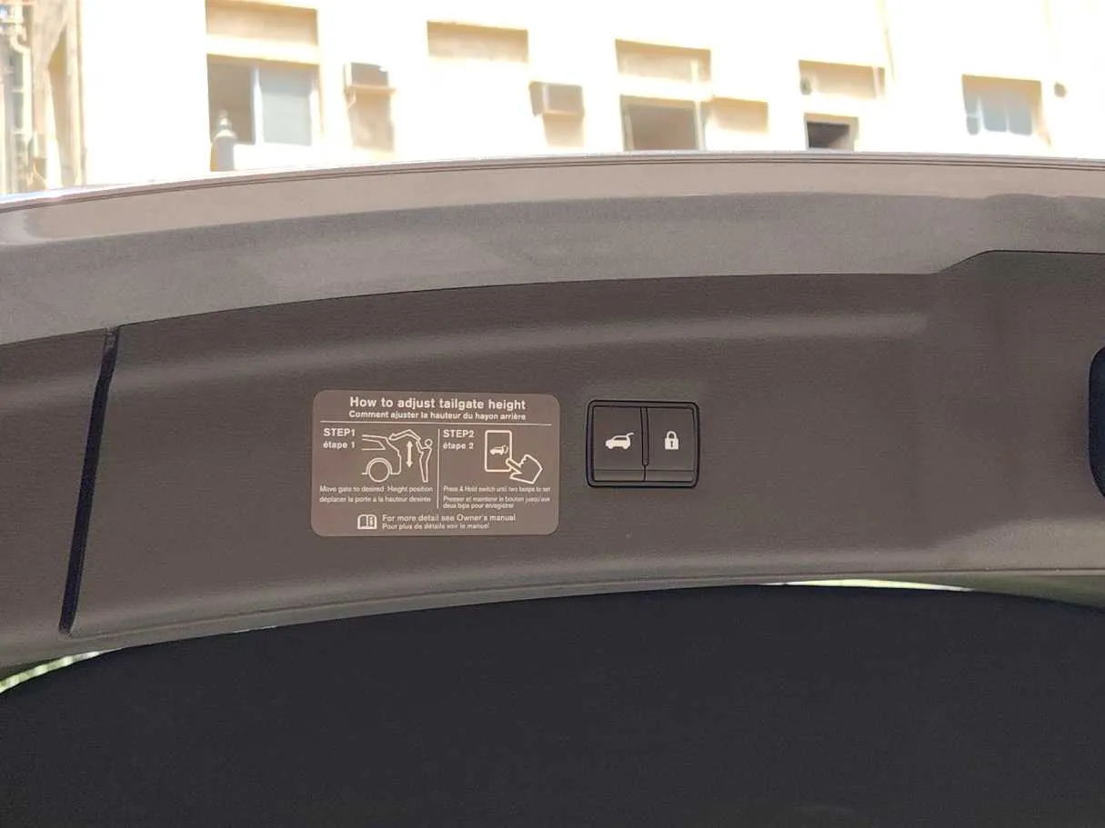 Car image 36