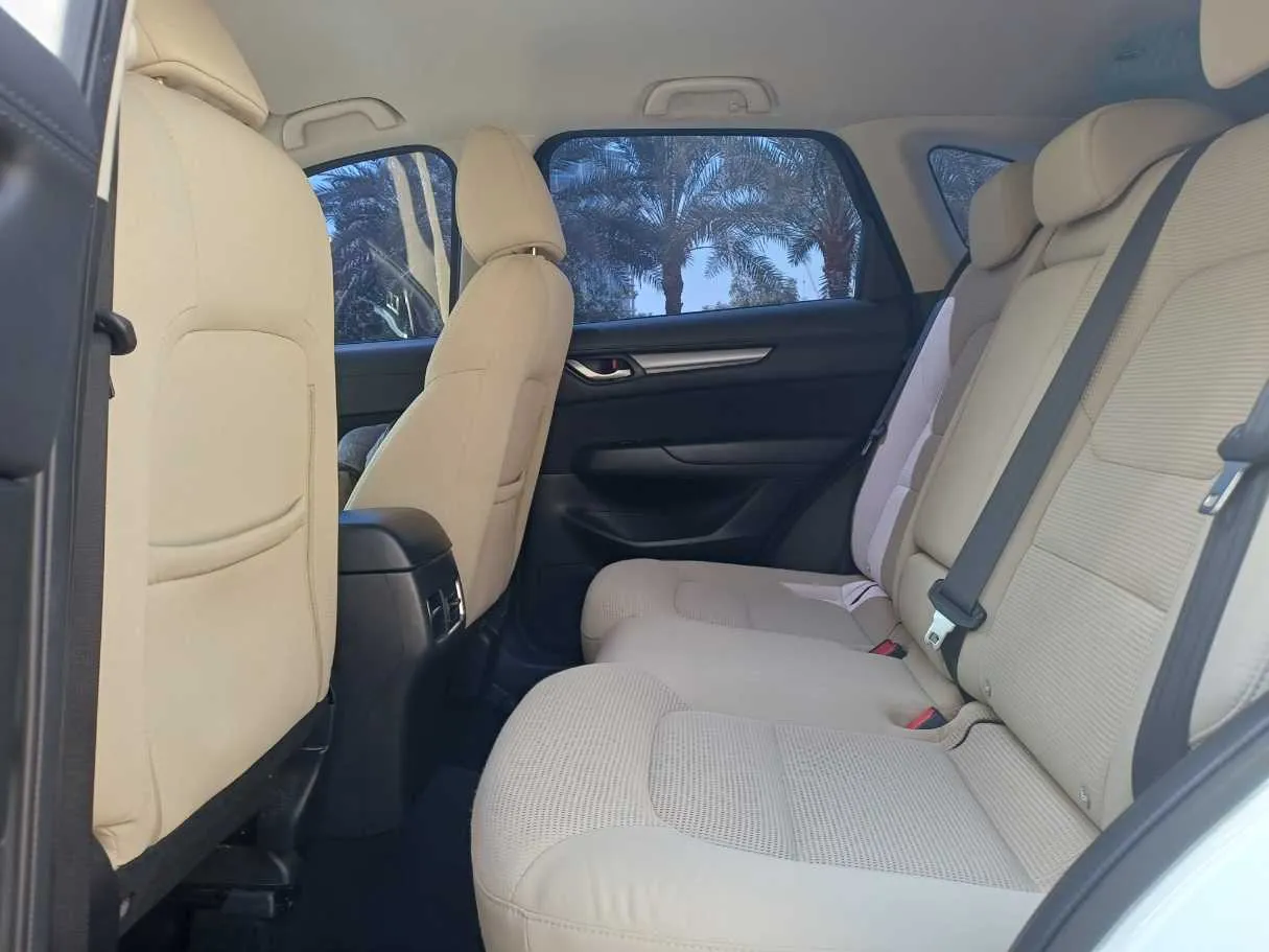 Car image 13