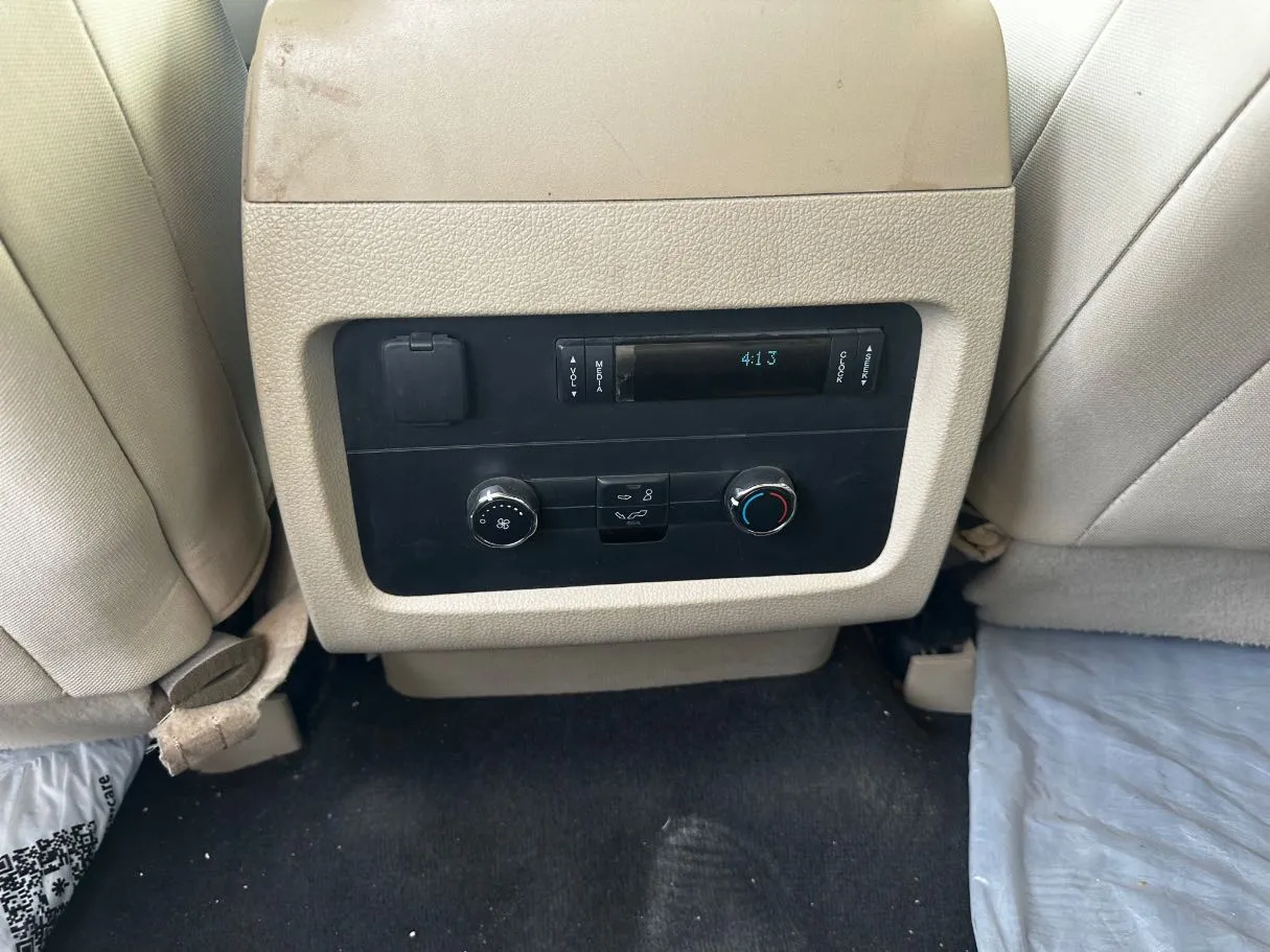 Car image 23