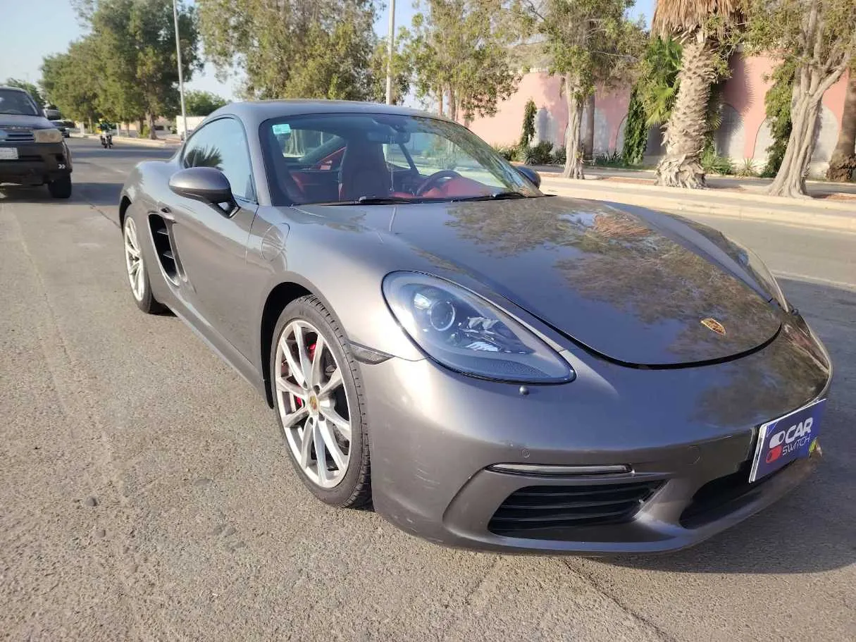 Car image 3